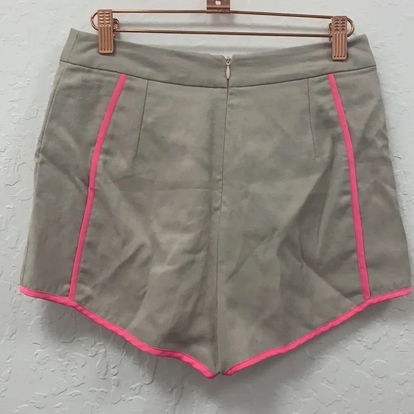 Finders Keepers NWT Hiding My Heart Shorts size Small - Picture 5 of 6